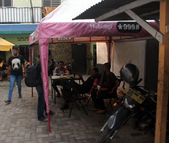 Keluar-Masuk di Kampung Kubur Wajib Lapor Posko Penjagaan
