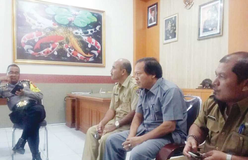 Puluhan PNS Tobasa Marah  Pj Bupati Tobasa H Silaen Bakal Ditolak