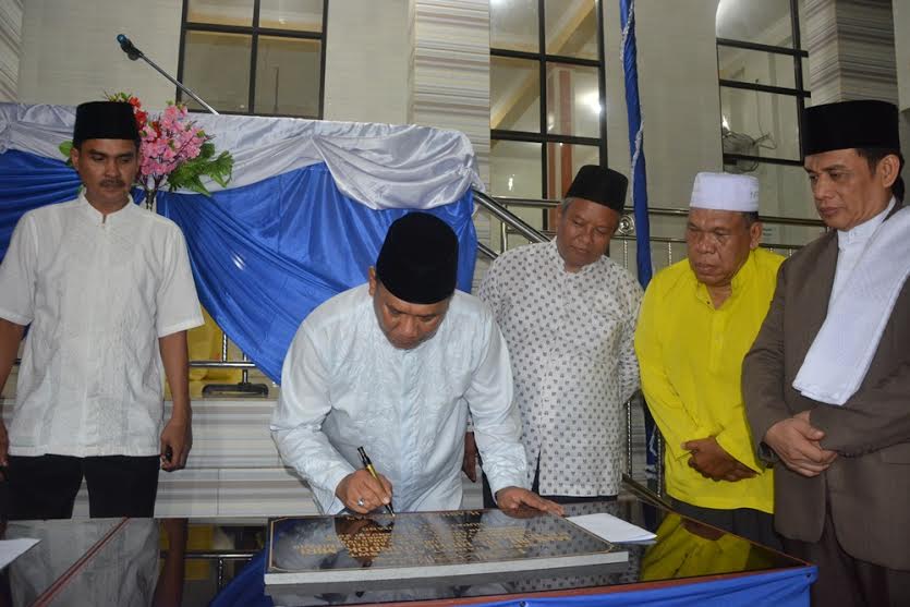 Bupati Ashari Tambunan Resmikan Dua Masjid di Sei Semayang