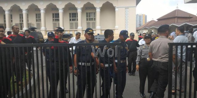 Ratusan Polisi Jaga Demo di Kantor PTPN IV