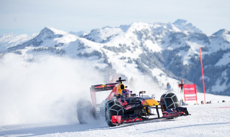 Verstappen Melaju Ekstrem di Atas Gunung Es