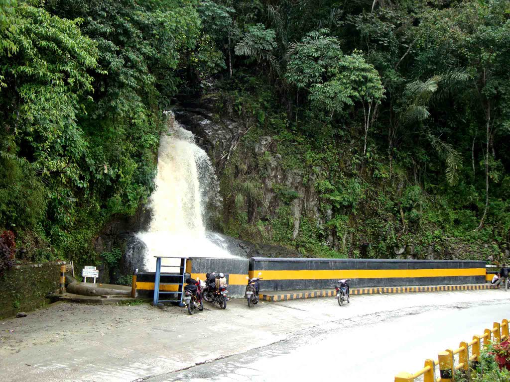 Pesona Air Terjun Indah Lae Pandaroh