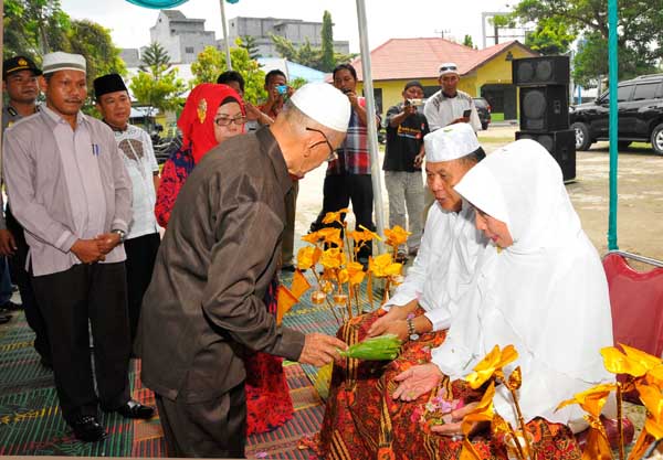 Maulid Nabi Muhammad SAW, Bupati Soekirman : Bentengi Diri dengan Ilmu dan Iman