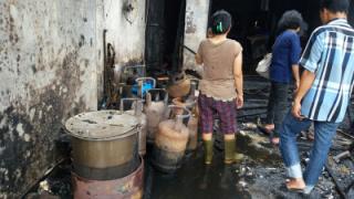 Kompor Gas Meledak  1 Ruko Terbakar