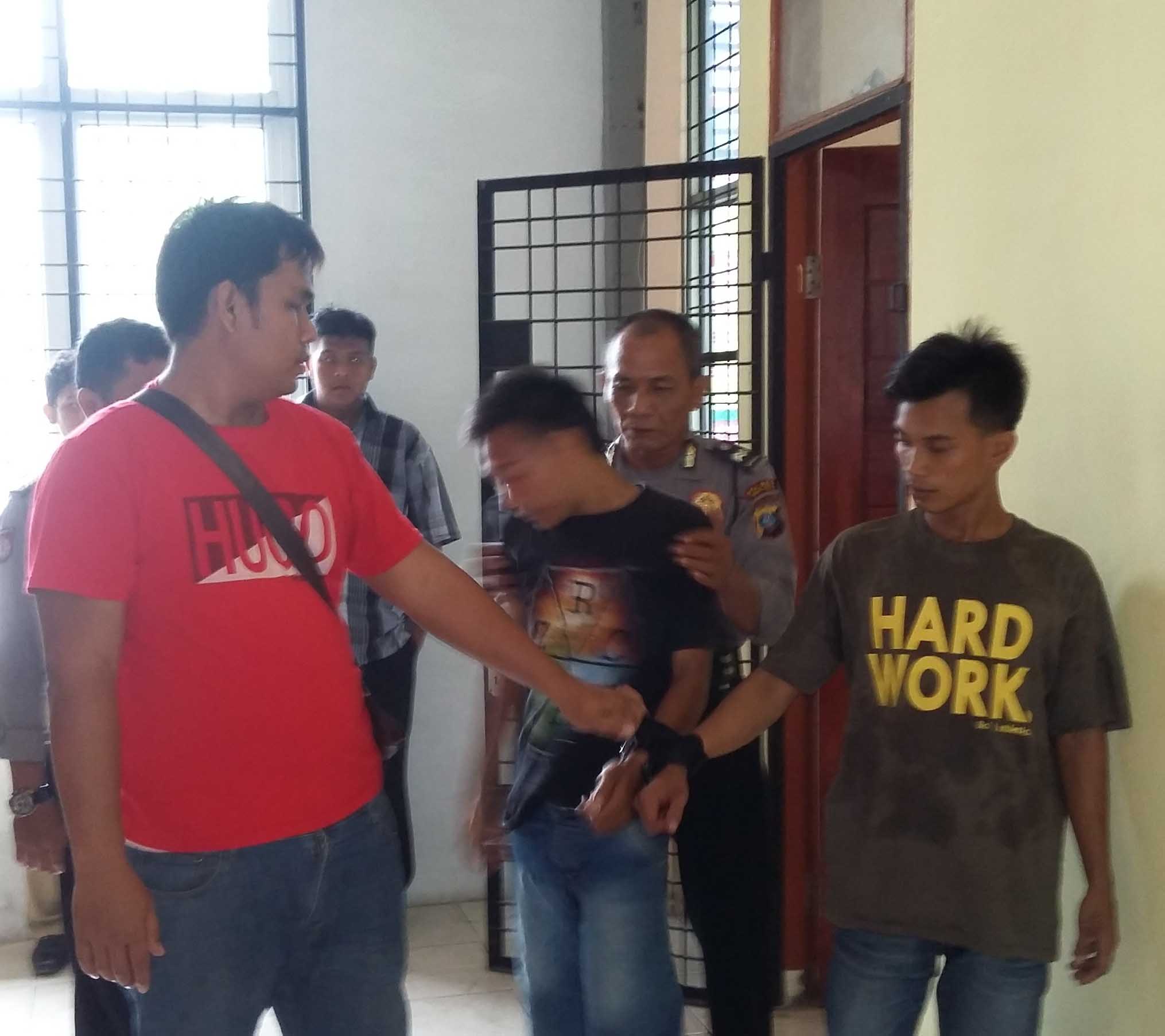 Scurity Disdik Ringkus  2 Pencuri Spesialis Helm