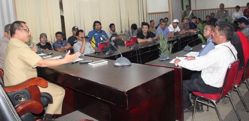 Warga Pinggir Rel Tolak Rusunawa