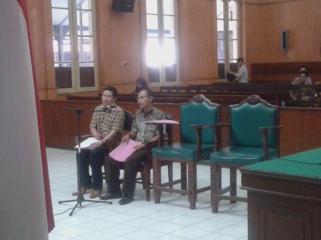 Dua Pejabat SMPN VII Nisel Dituntut 5 Tahun 6 Bulan Penjara
