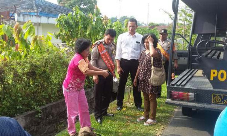 Pedagang Parluasan  dan Kontraktor Dirampok