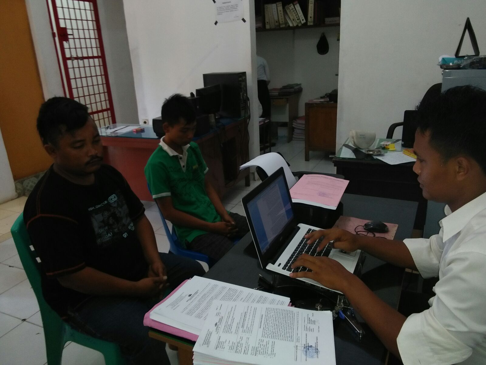 Diduga Terlibat Peredaran Narkoba, Oknum Polisi Lepas  Dari Jeratan Hukum