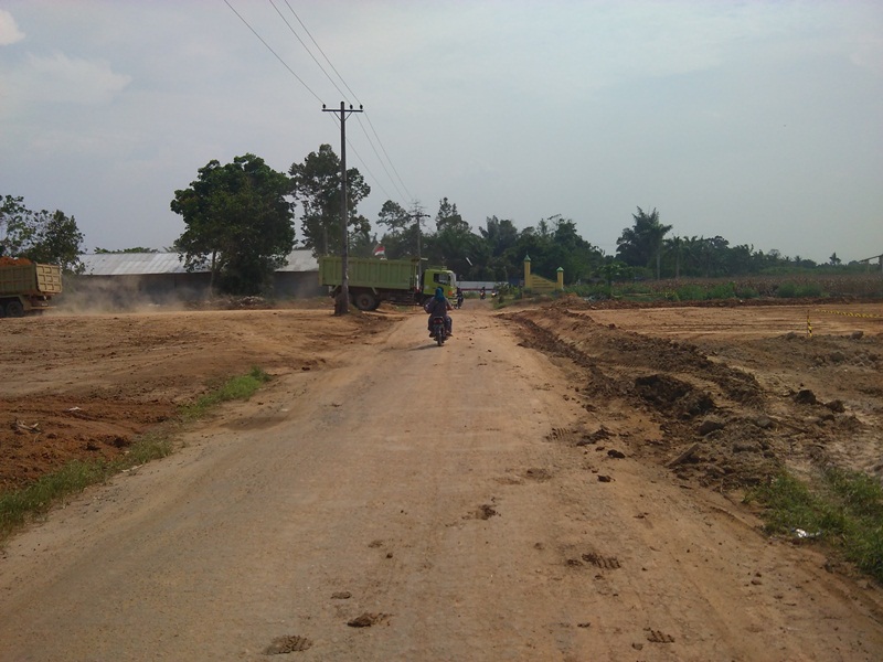 Warga Kecewa, Akses Jalan Ditutup Untuk Kepentingan Jalan Tol