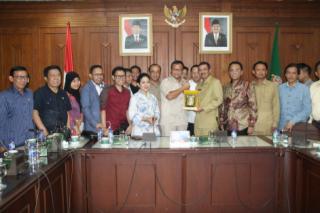 Plt Gubsu Terima Kunjungan Reses Komisi IV DPR RI  # Sumut Lindungi Lahan Pertanian seluas 433.464, 63 ha