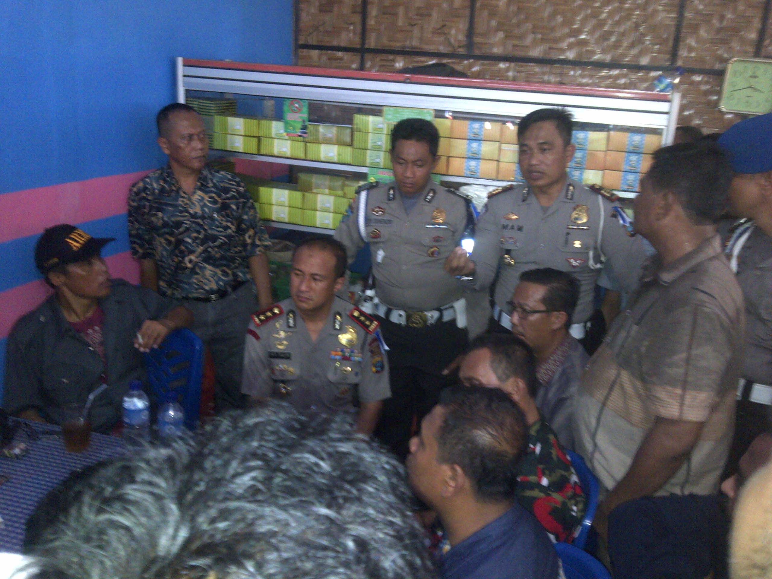 Ratusan Sopir Truk Mogok Jalan di Binjai
