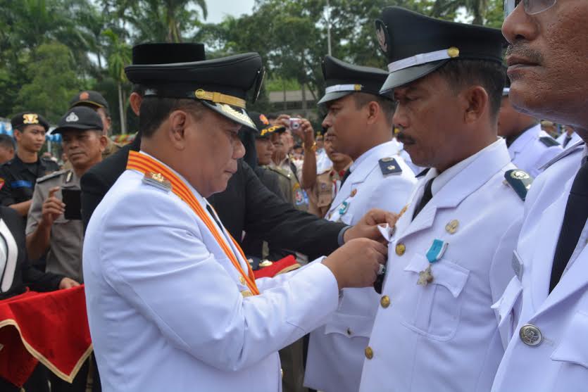 Bupati H Ashari Tambunan :  Kades Bertanggungjawab kepada Bupati Melalui Camat