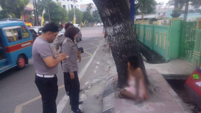 Bayi Wanita Kurang Waras Lahir di Halte Akan Diserahkan ke Dinsos