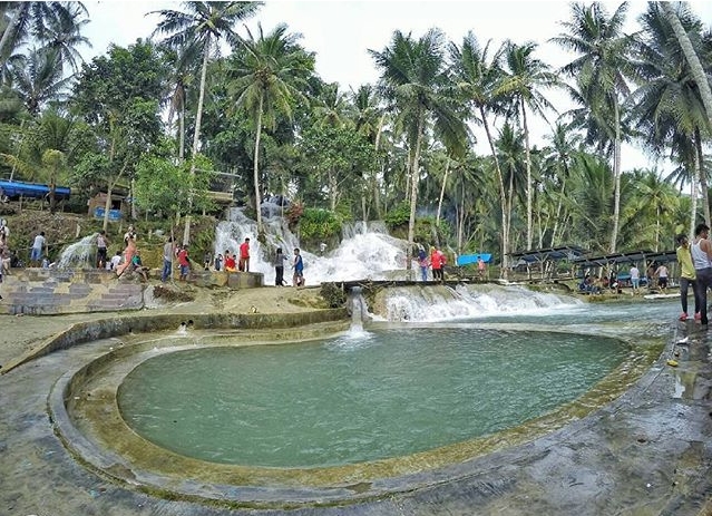 Wisata Alam Aek Sijorni Padat Pengunjung