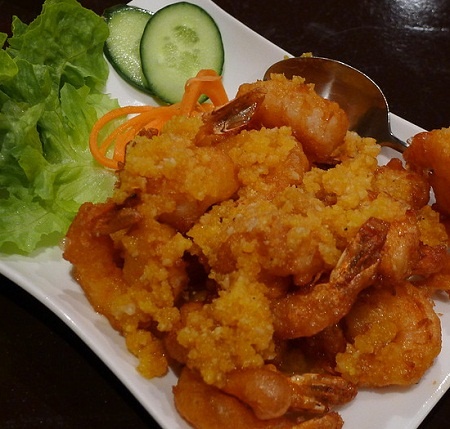 Udang Bumbu Telur Asin Bebek Plus Nasi Menu Pas Makan Malam Anda