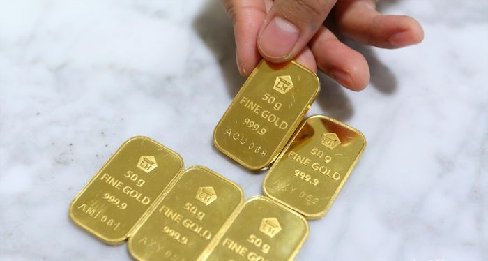 Harga Emas Antam Turun Rp3.000