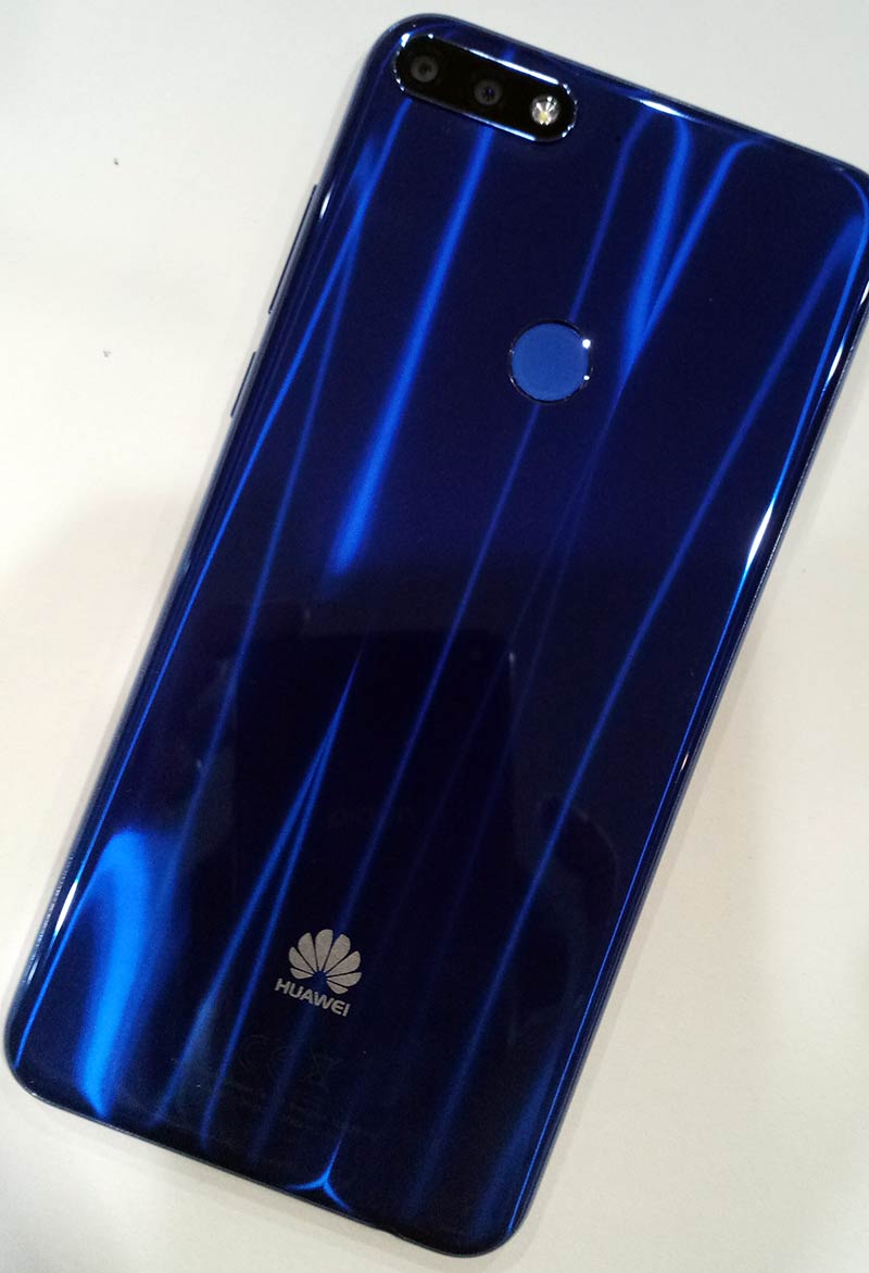 Huawei Perkenalkan Nova 2 Lite Glossy Blue