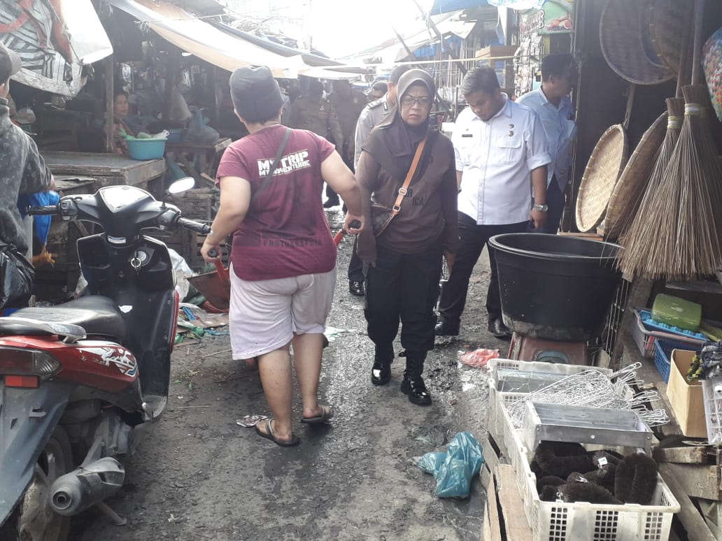 Belusukan ke Pajak Sei Sikambing, Kapolsek Medan Helvetia Lakukan Ini