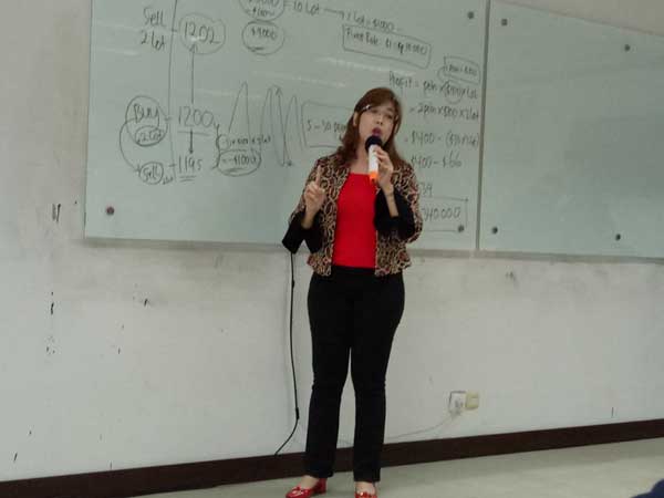 Sonya Kadarmanik : PT RFB Medan Targetkan 500 Nasabah