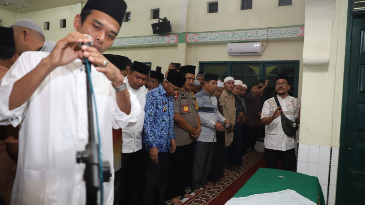 Kapolda Sumut : Alfatihah Untuk Almarhum Ibunda Abdul Somad