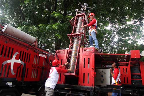 Telkomsel Tata Ulang Pita Frekuensi 800 MHz dan 900 MHz