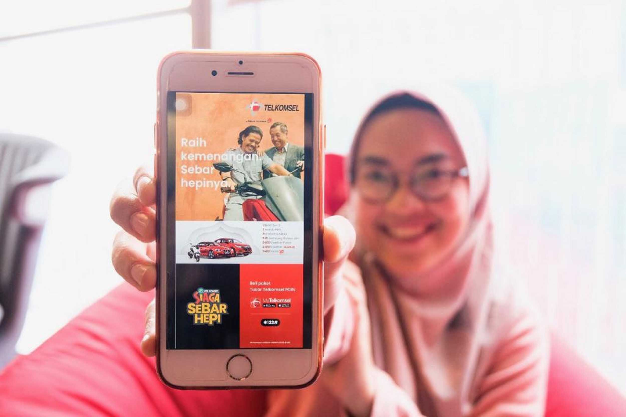 Semarak HUT ke 24, Telkomsel Berikan Hadiah Miliaran Rupiah Pada Pelanggan