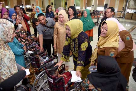 Peringati HUT Kemerdekaan dengan Kegiatan Sosial, Pemprovsu Berikan Bantuan kepada Disabilitas