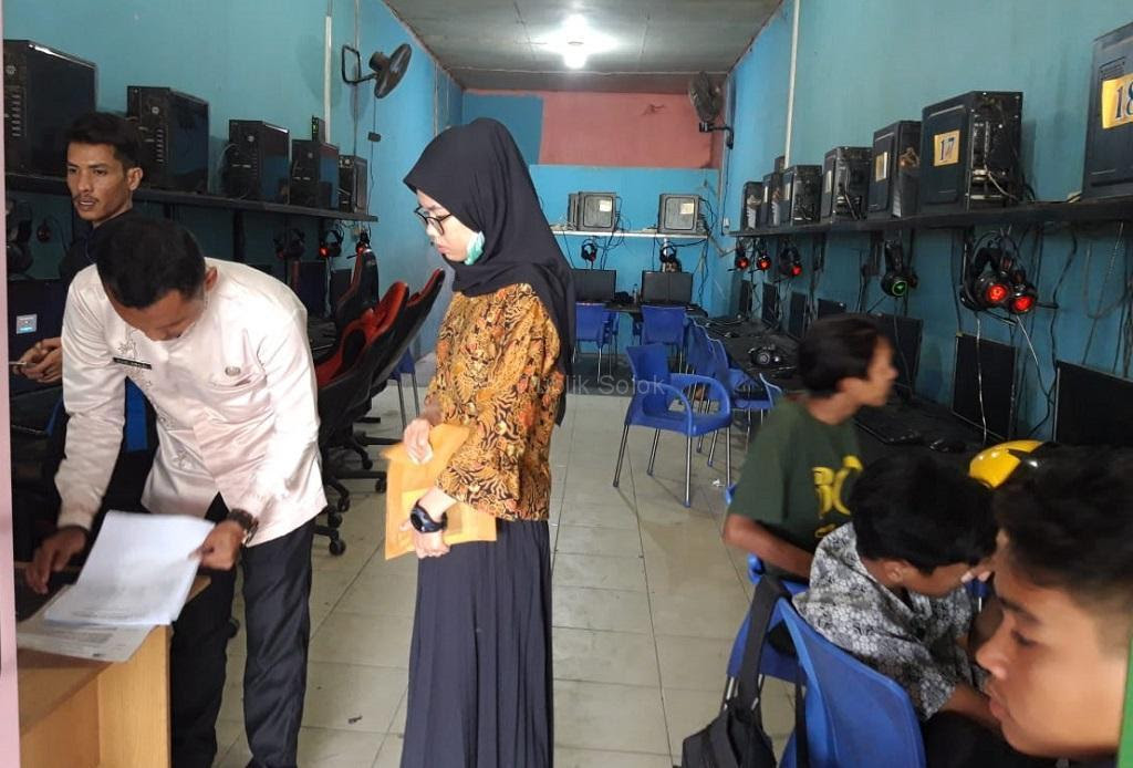 Dinas kominfo Kota Solok Monitoring Warnet