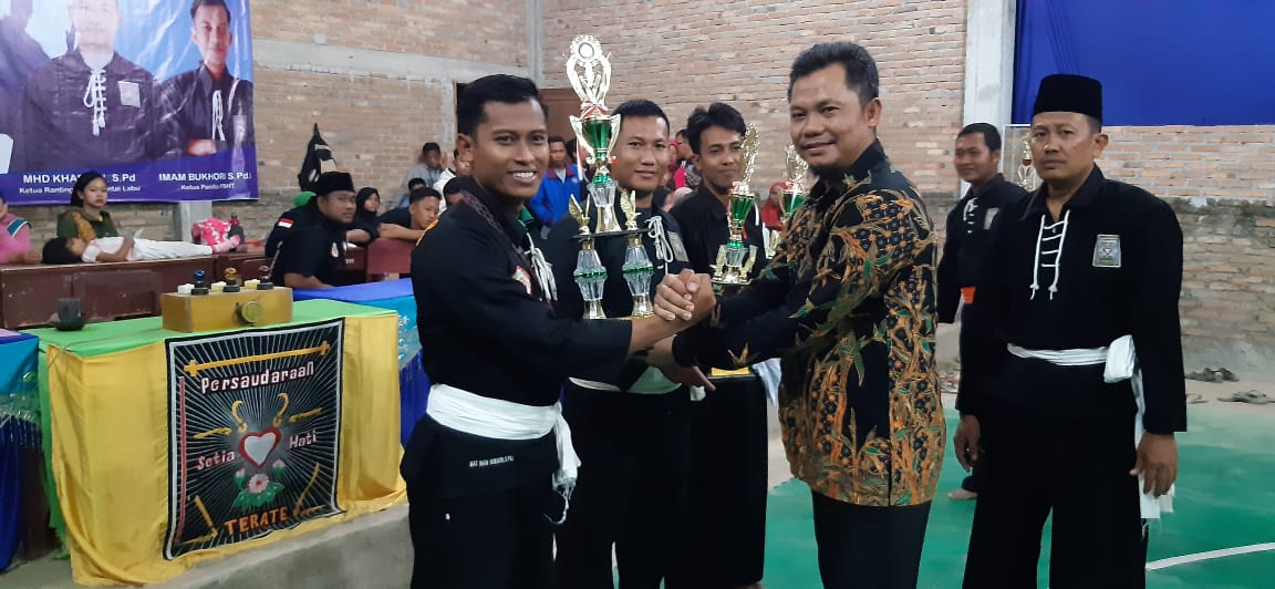 Sekcam Pantai Labu Tutup kejuaraan pencak silat PSHT Deli Serdang, SMAN I Batang kuis juara Umum