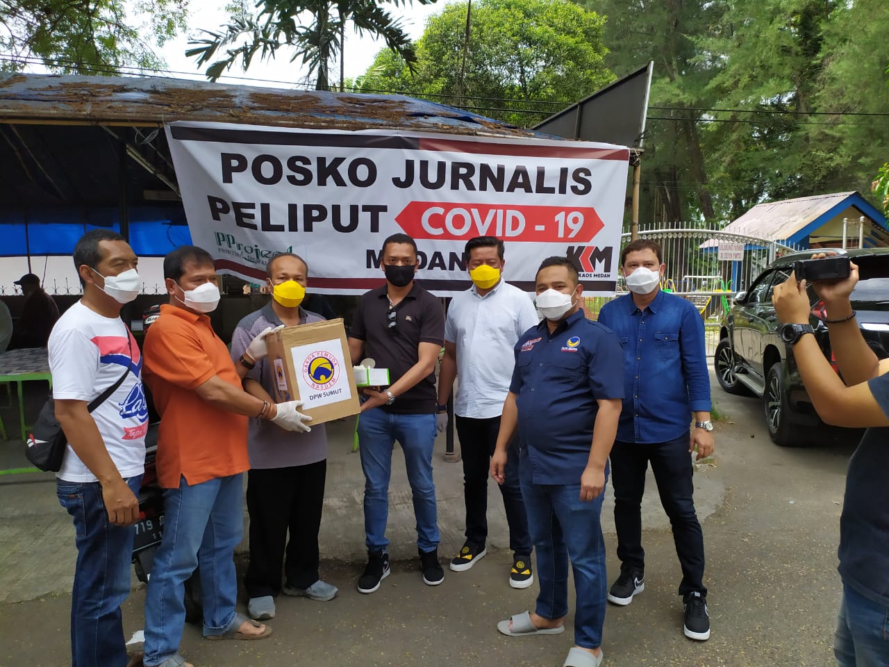 PSP Foundation dan Garda Pemuda Nasdem Bagikan Masker Kepada Jurnalis Peliput Covid 19