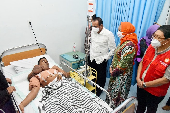 Dikunjungi Edy Rahmayadi, Andriadi Penderita Tumor 30 Kg dan Keluarga Terharu