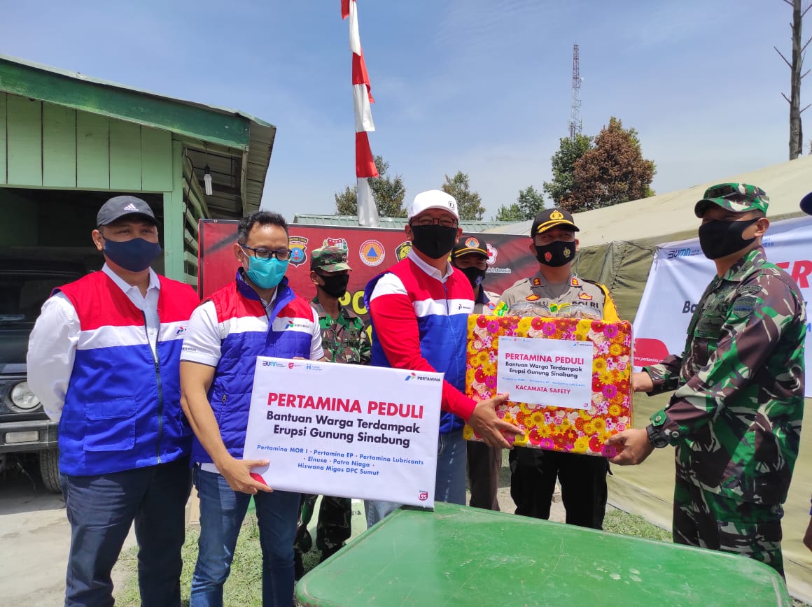 Pertamina Maknai HUT RI Dengan Membantu Korban Erupsi Sinabung