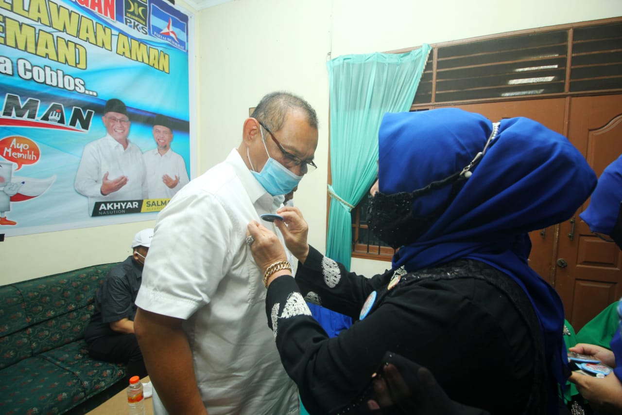 Emak-emak Cuma Inginkan Akhyar Jadi Walikota Medan