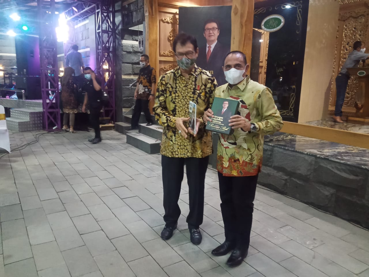 Gubsu: Hikmah dan Pembelajaran untuk Generasi Penerus,  Rahmat Shah, Anak Desa Pinggir Sungai Bah Bolon, Perjuangan, Pengabdian dan Pemikiran-Karya Nyata yang Bermanfaat