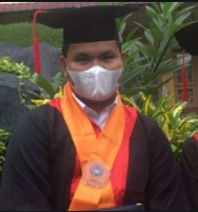Pengusaha Kuliner Sukses, Kini Reza Raih Gelar Sarjana