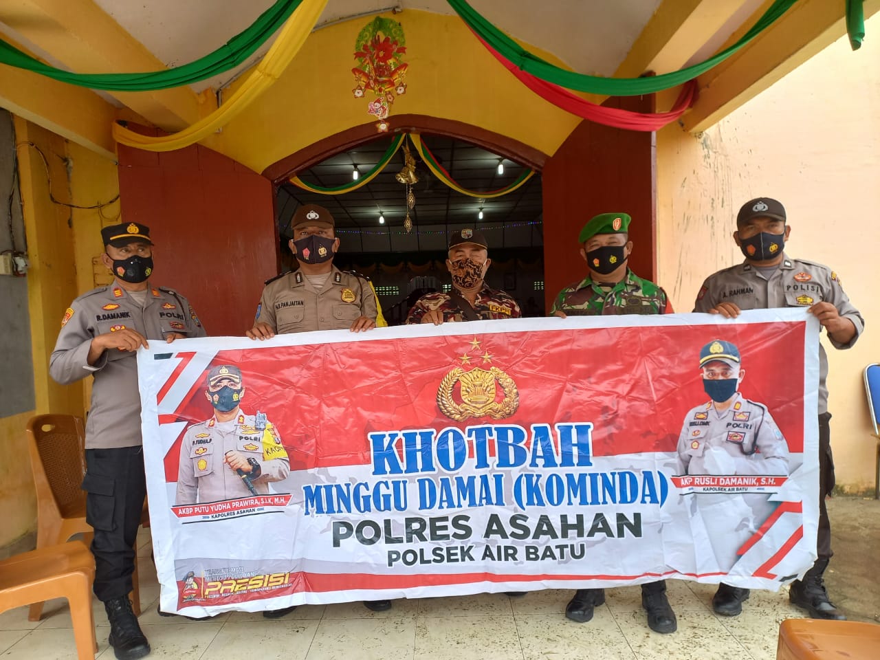 Bhabinkamtibmas Polsek Air Batu Bersama Babinsa PAM Rumah Ibadah di Gereja HKBP Suka Maju