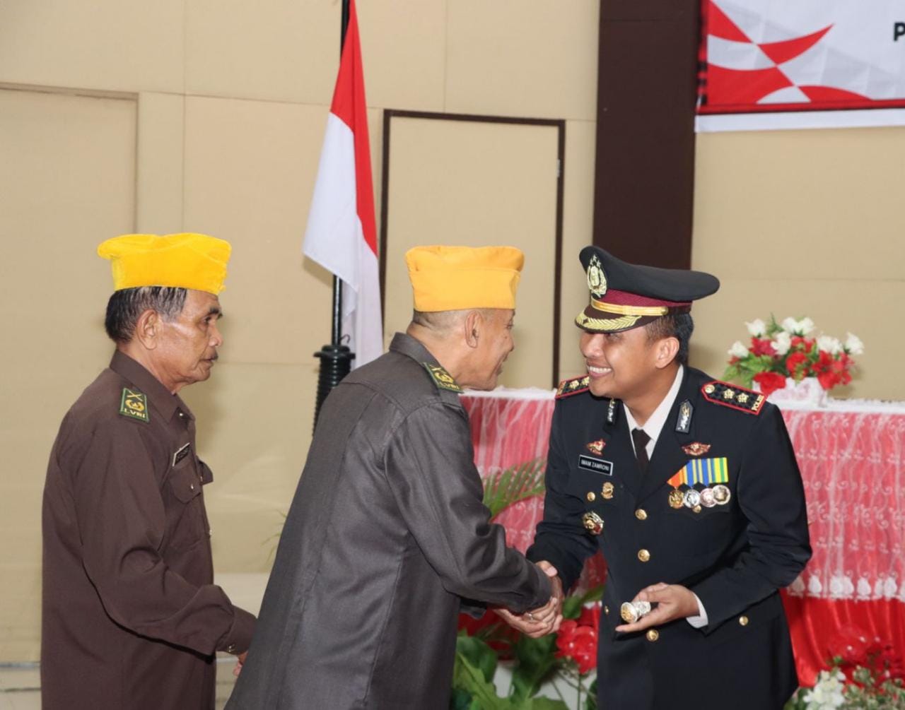 Salami Veteran Penuh Takzim, Kapolres Tapsel : Sebagai Wujud Rasa Hormat dan Sayang kepada Pejuang Kemerdekaan