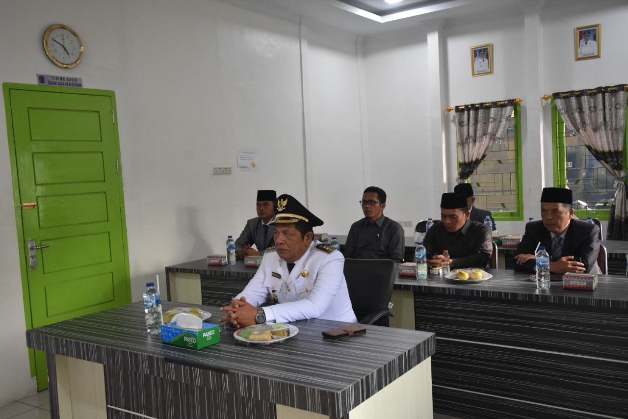 Walikota Padang Sidempuan Irsan Efendi nasution  mengikuti Upacara Penurunan Bendera Negara Sang Merah Putih secara virtual
