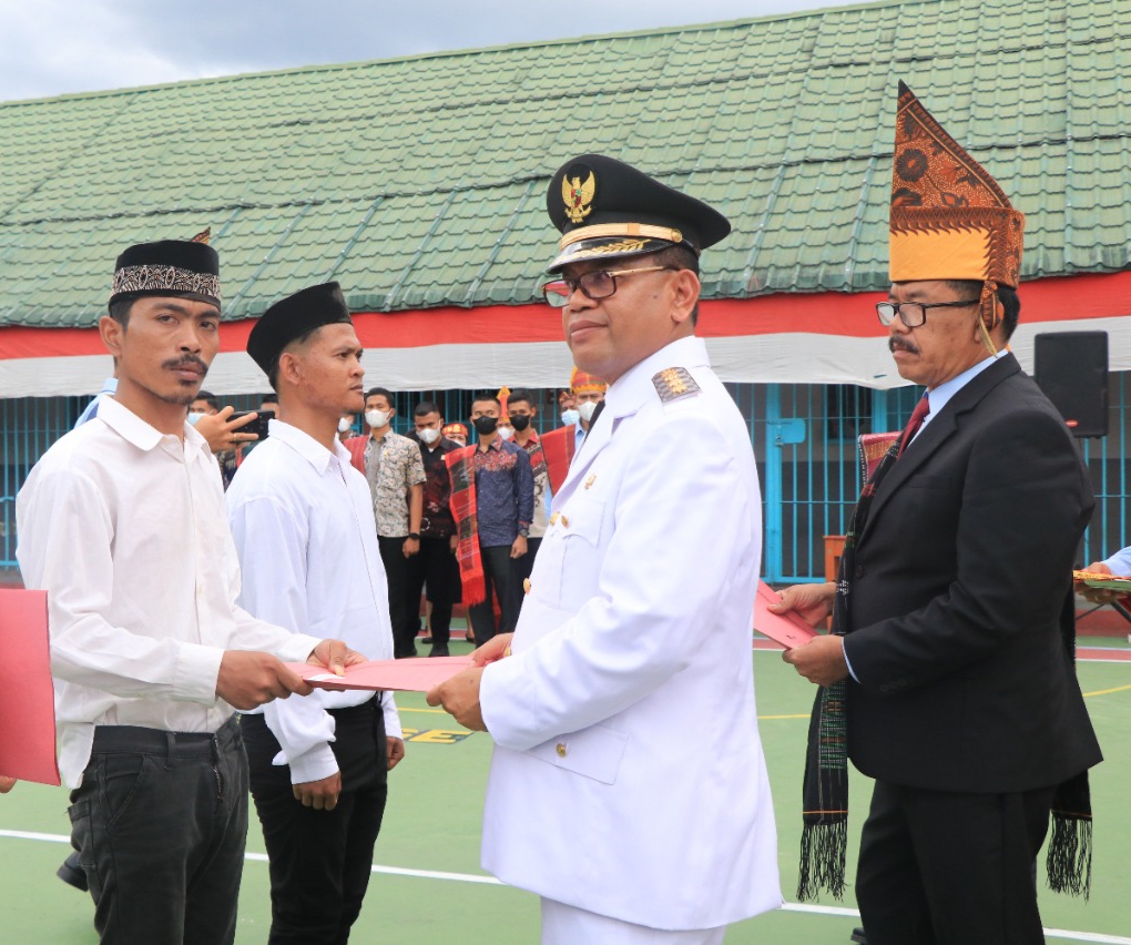 Bupati Toba Poltak Sitorus Sampaikan Remisi Bagi 348 Warga Binaan di Lapas Kelas II-B Balige