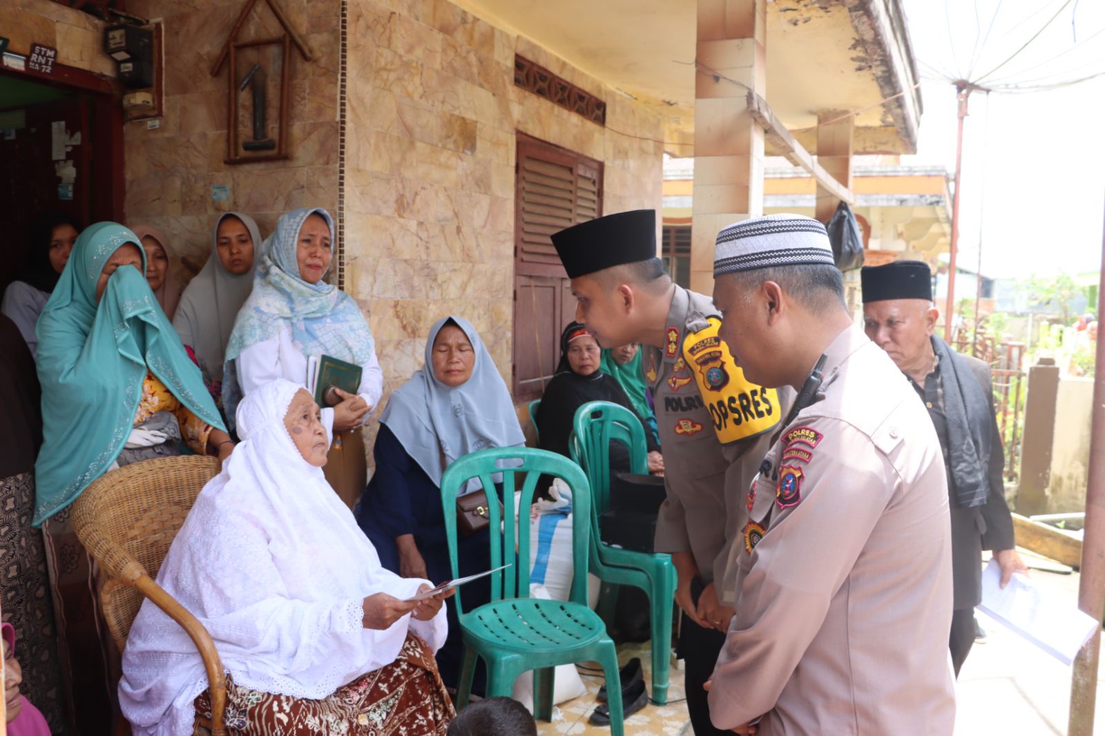 Wujud Penghormatan Terakhir, Kapolres Tapsel Melayat ke Rumah Purnawirawan Polri yang Meninggal Dunia