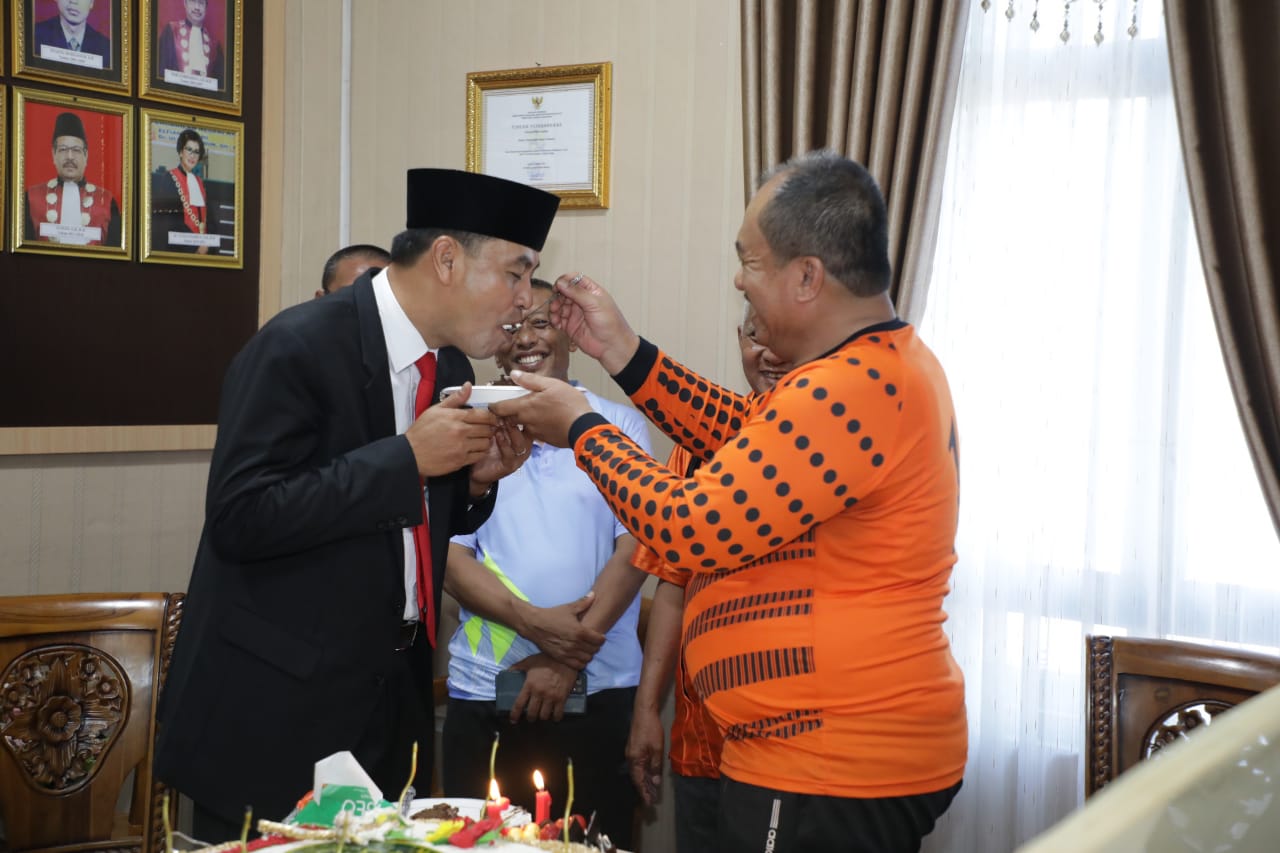 Berikan Kejutan Forkopimda Sambangi Kantor PN