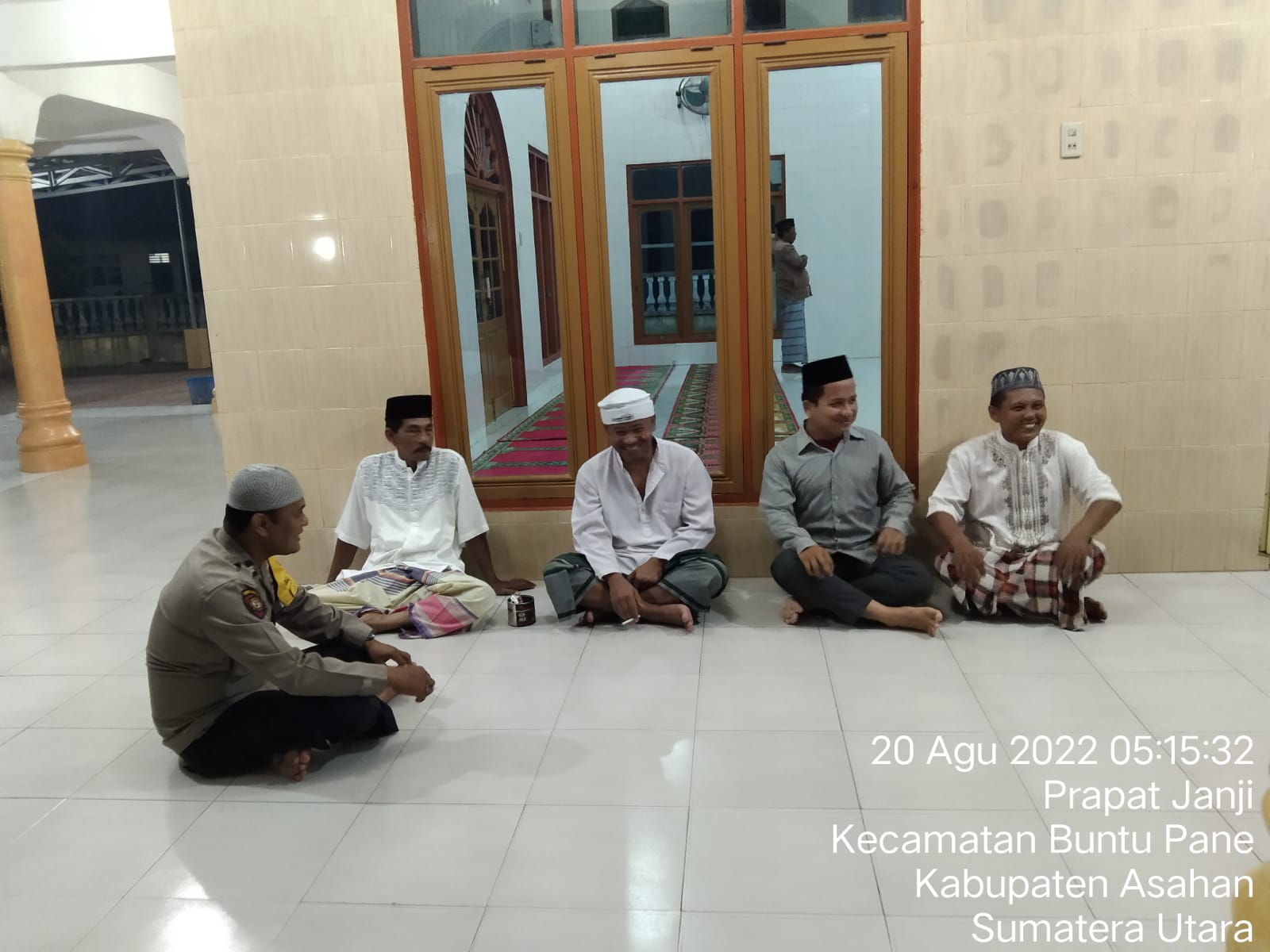 Bhabinkamtimas Polsek Prapat Janji Polres Asahan Gasuling Damas di Mesjid At Taqwa
