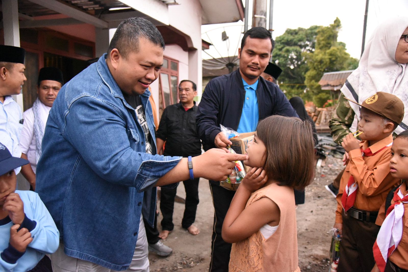 Bupati Tapsel Tampung Aspirasi Masyarakat Sambil Minum Kopi Bersama