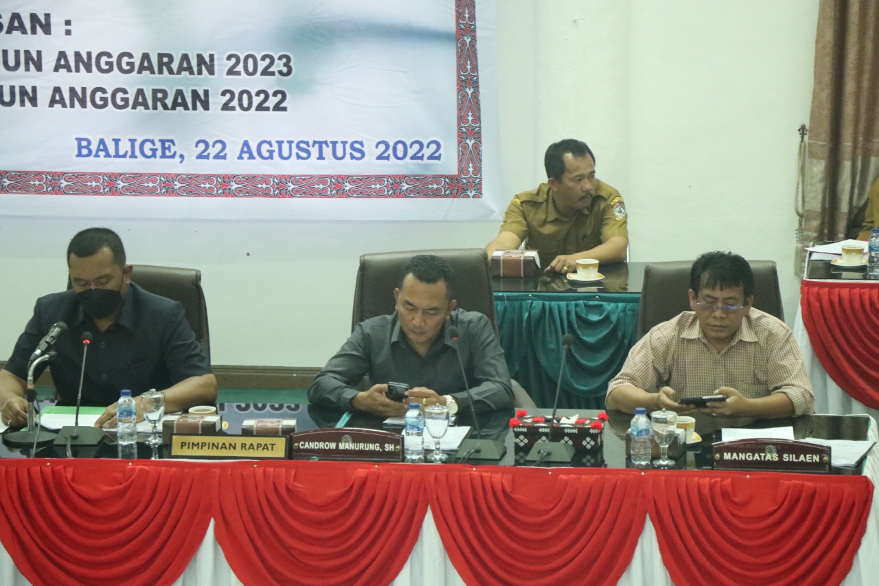 Pemkab Toba Sampaikan Nota Pengantar Rancangan KUA ,PPAS PAPBD 2022 dan APBD 2023