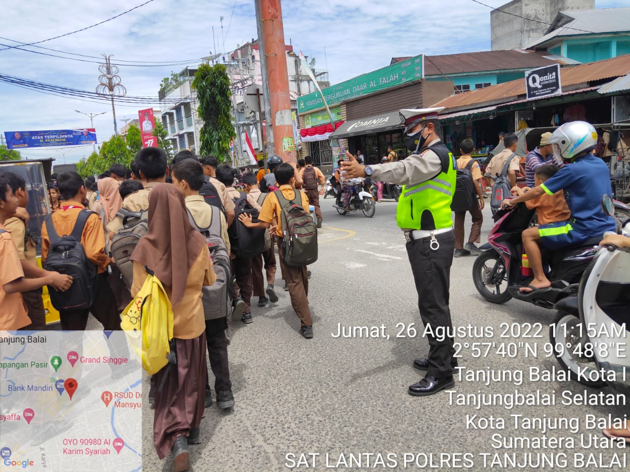 Personil Satlantas Polres Tanjungbalai Giat Pengamanan dan Gatur Lalin Jam Pulang Sekolah