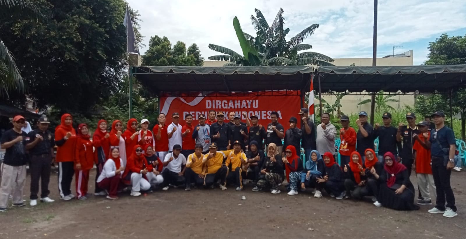 H.RUSLAN.SH MENGHADIRI GEBYAR MERAH PUTIH PENDAWAÂ Â Â Â Â 