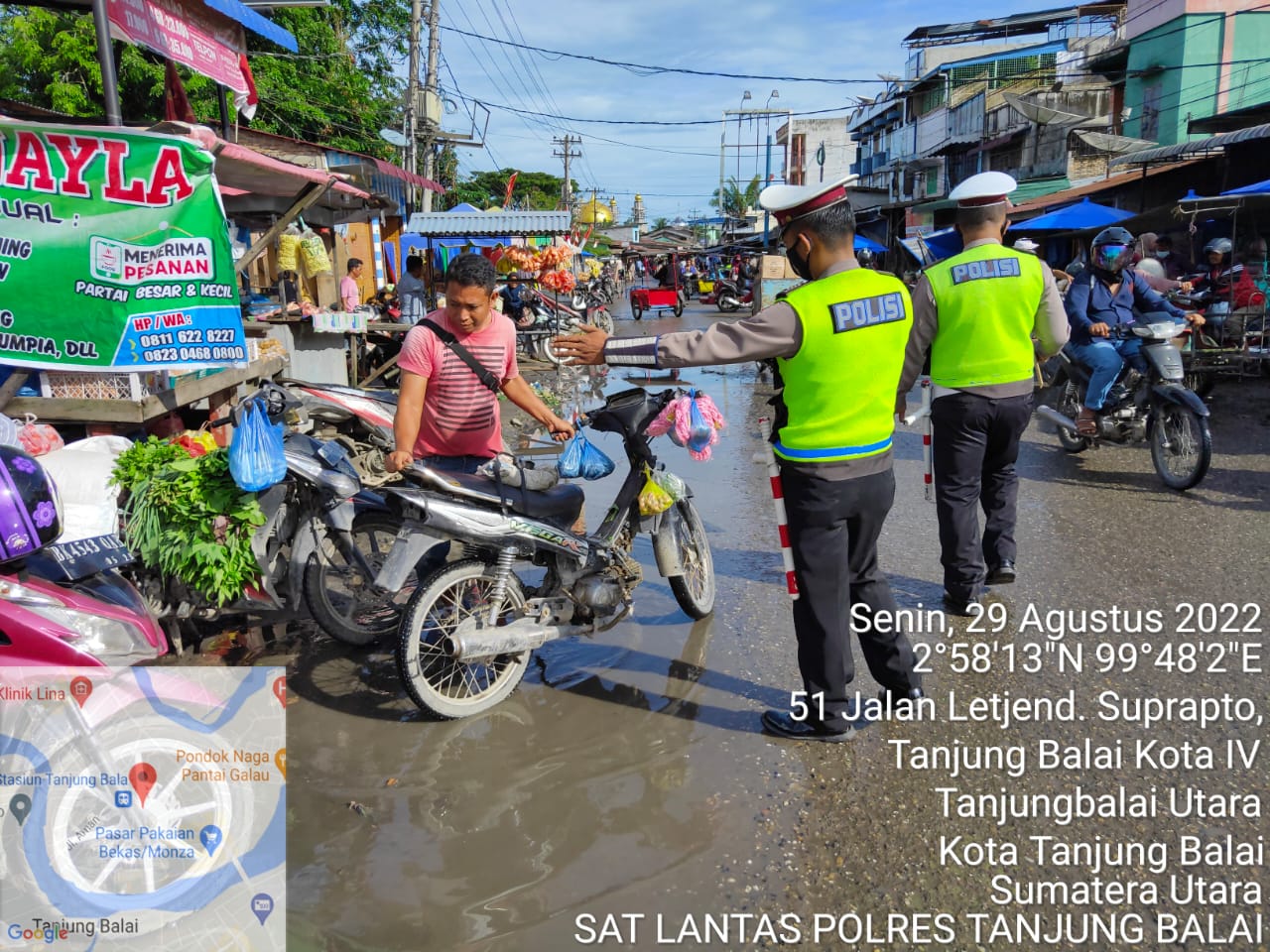 Demi Kelancaran Lalin Satlantas Polres Tanjungbalai Tertibkan Parkir dan PKL Yang Menggunakan Badan Jalan