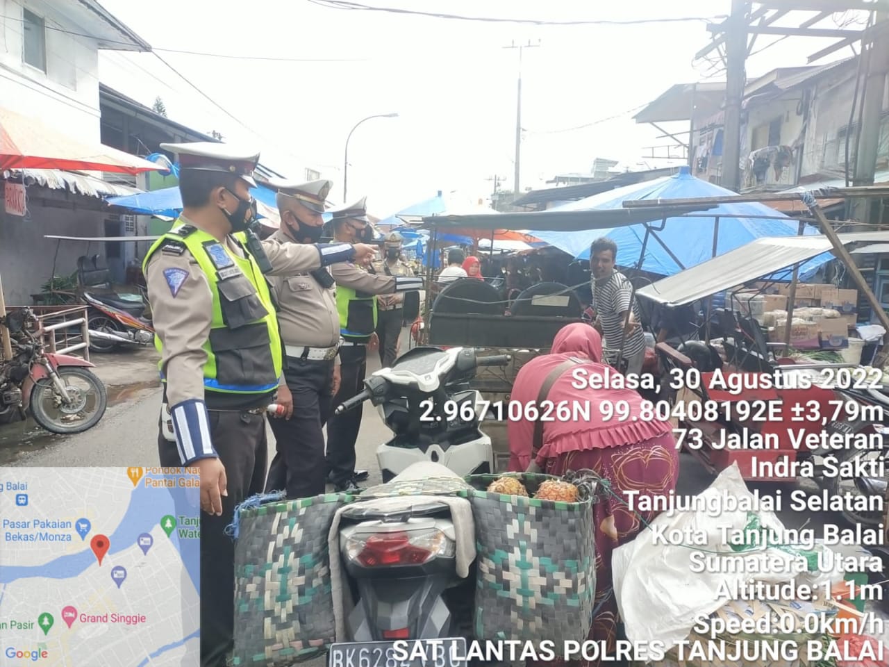 Minimalisir Kemacetan Lalulintas, Personil Satlantas Polres Tanjungbalai Tertibkan Parkir dan PKL yang Menggunakan Badan Jalan
