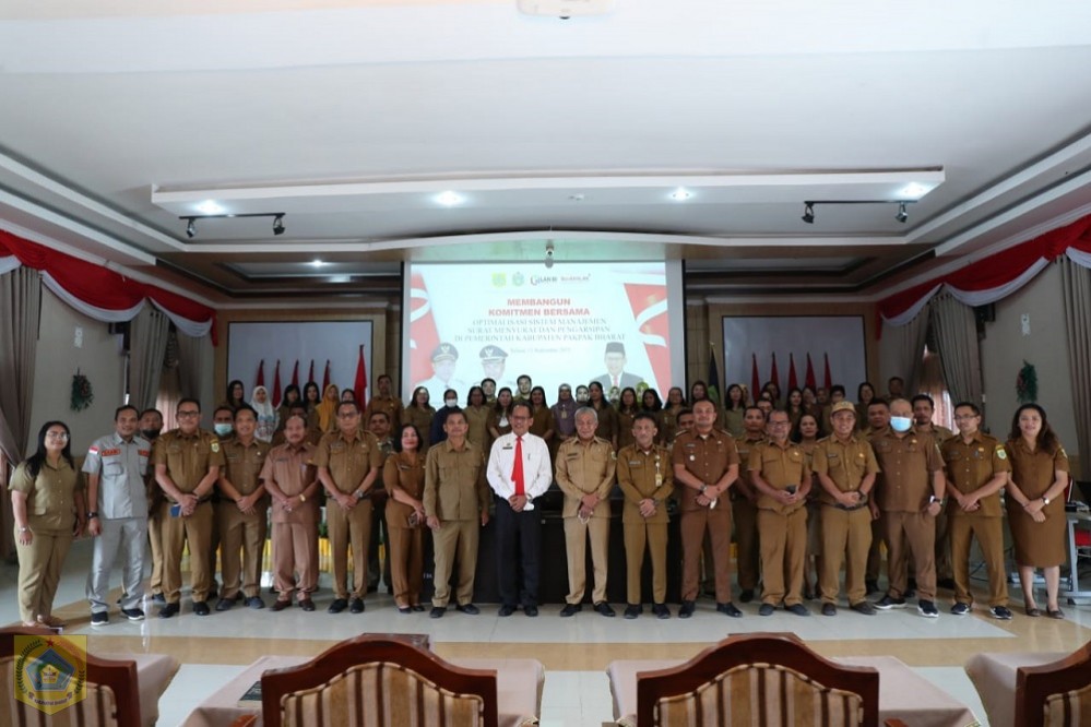 Sekda Pakpak Bharat Jalan Berutu Pimpin Seminar ManajemenÂ  Surat Menyurat Dan Pengarsipan